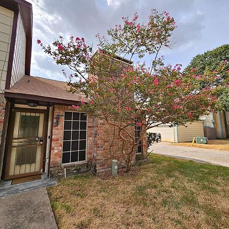 Centrally Located Houston Retreat! Sleeps 8, 10 Min To Downtown, Free Parking Exterior photo