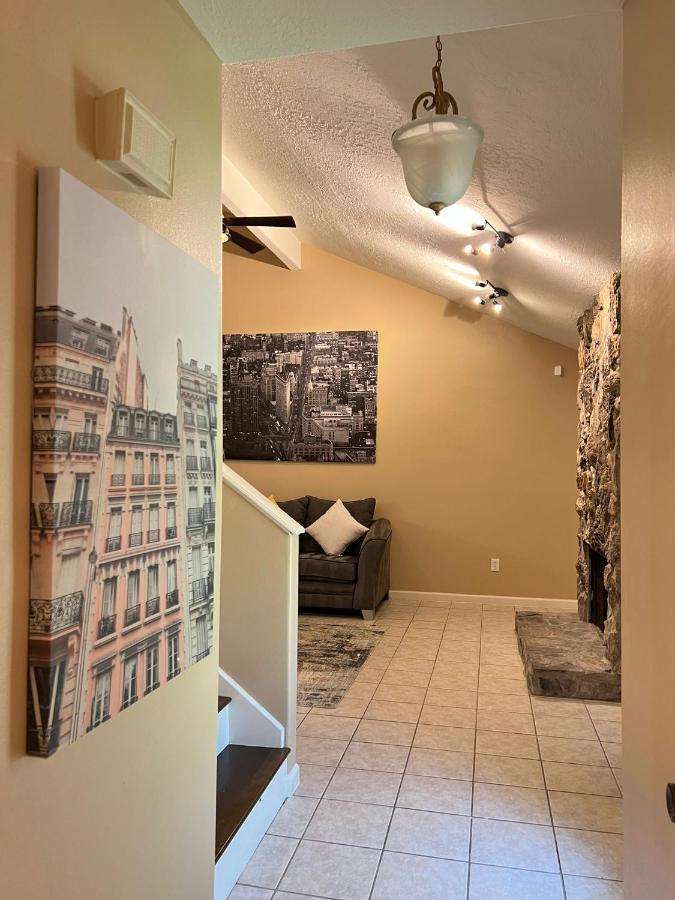Centrally Located Houston Retreat! Sleeps 8, 10 Min To Downtown, Free Parking Exterior photo