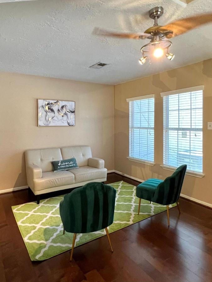 Centrally Located Houston Retreat! Sleeps 8, 10 Min To Downtown, Free Parking Exterior photo