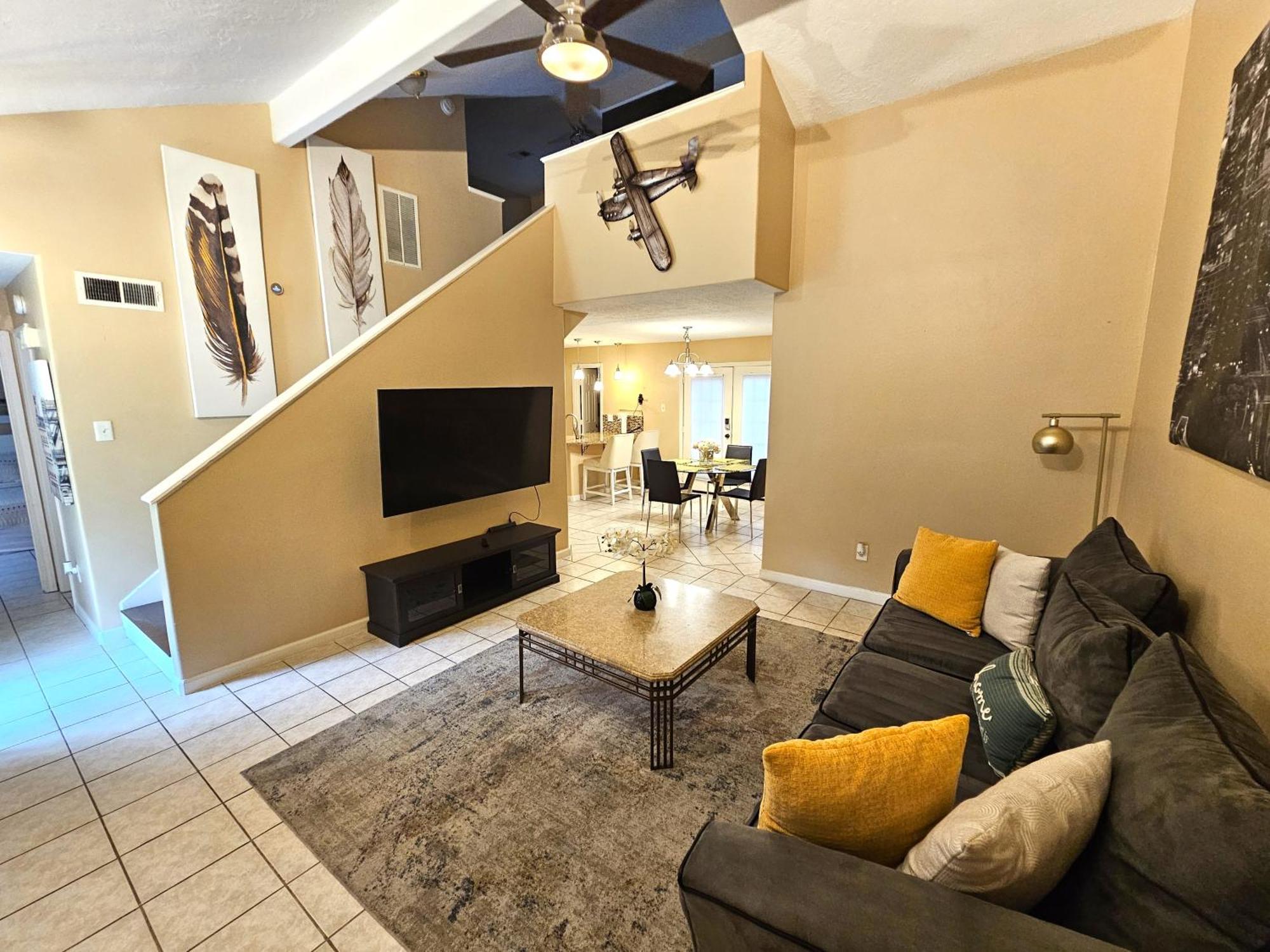 Centrally Located Houston Retreat! Sleeps 8, 10 Min To Downtown, Free Parking Exterior photo